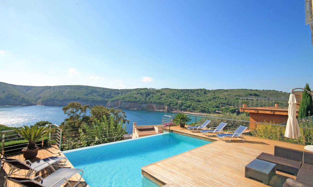 L'Escala Villa | Barbara: Luxury villa with sea view and private pool