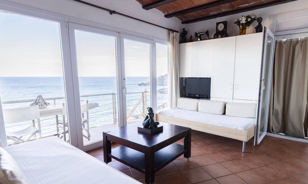 Port de la Selva Villa | Barca Serena: Vistas de Ensueño