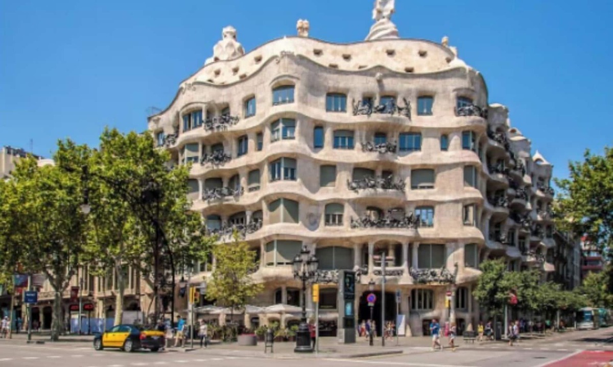 Dreta de l'Eixample Apartment | Barcelona Classic – Elegant City-Center Apartment in Eixample