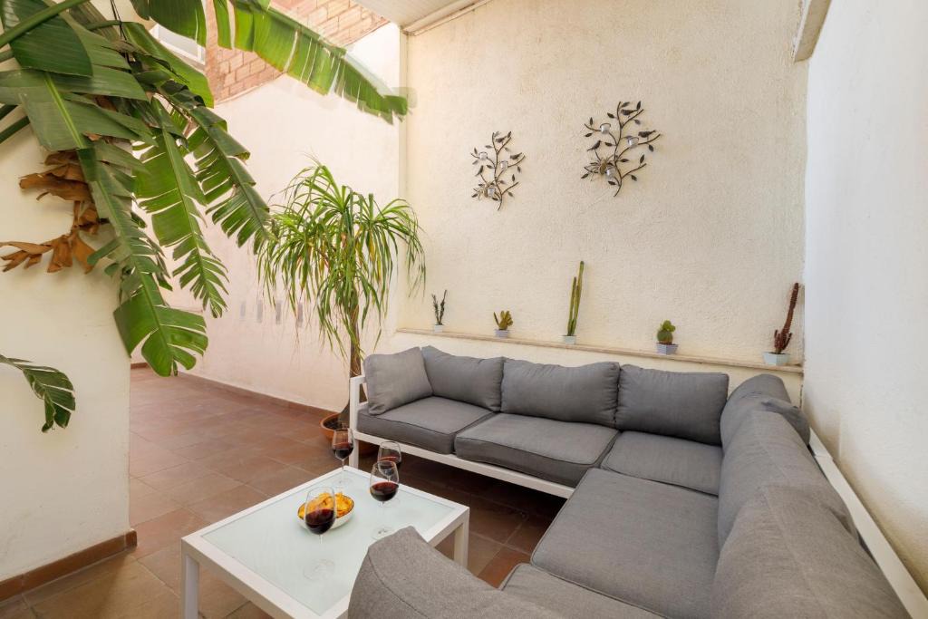 Collblanc y La Torrassa House | Barcelona Sunny Terrace
