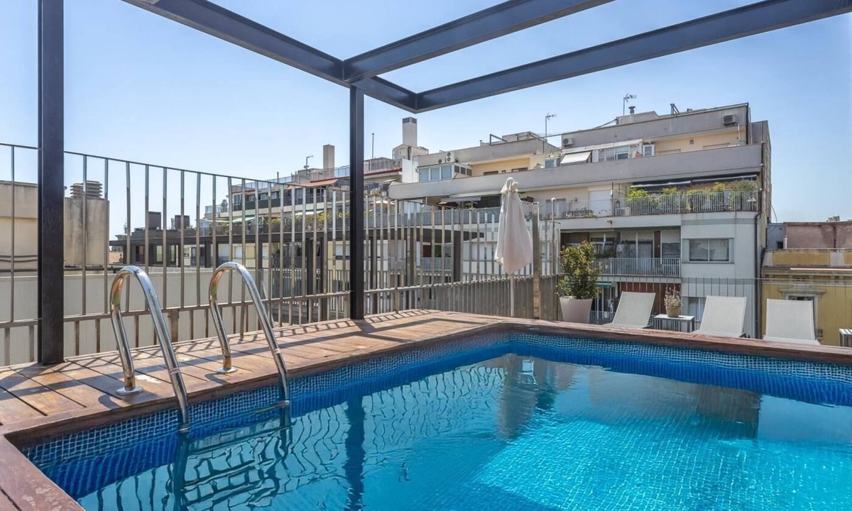 el Fort Pienc Apartment | Barcelona Gothic Quarter Pool Apartment for 8