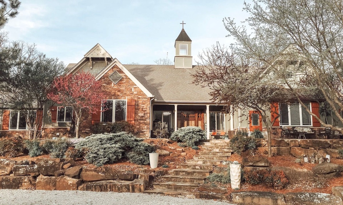 Bartlesville Bed & Breakfast | BarDew Valley Inn