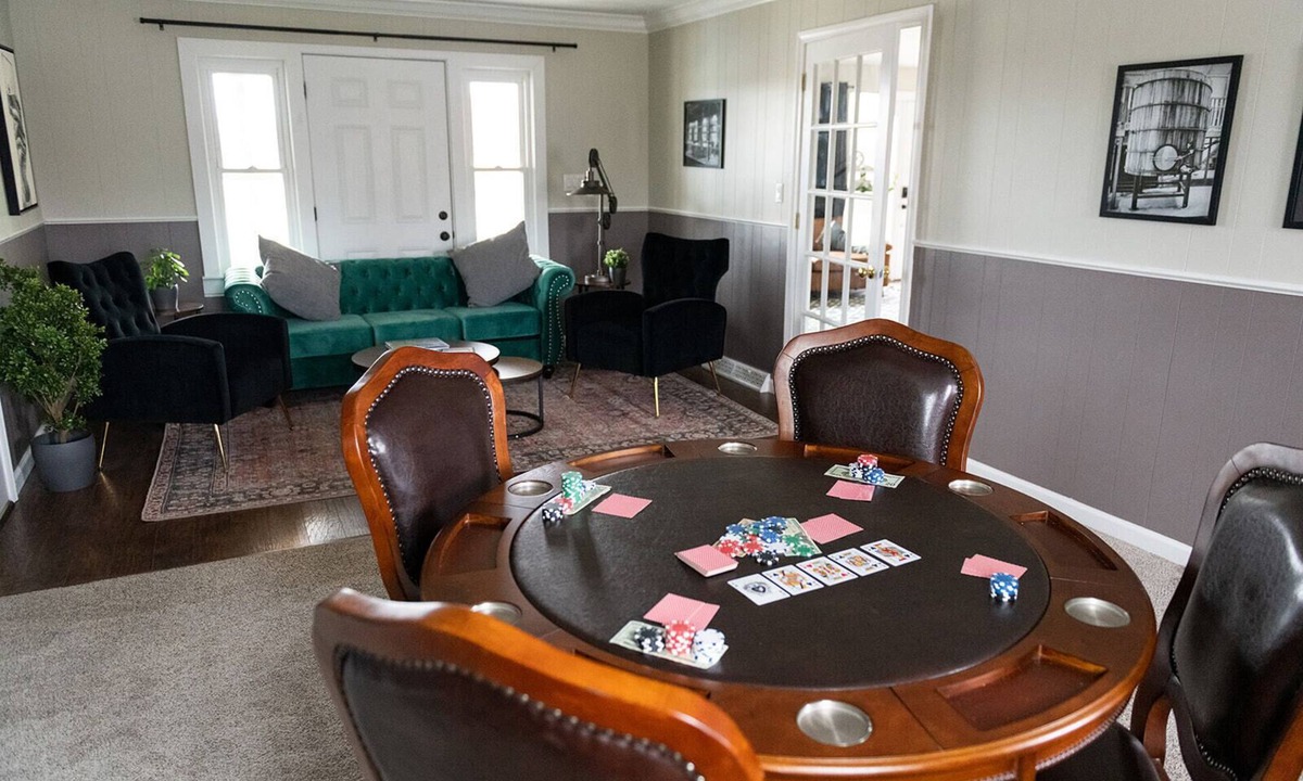 Nazareth House | Bardstown w/Hot Tub & Poker Table