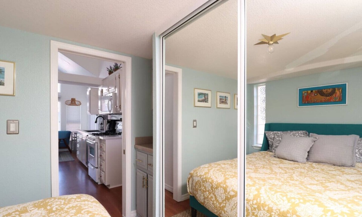 Leucadia House | Barefoot 101 Haven * One Block to Beach* 2Bed1Bath