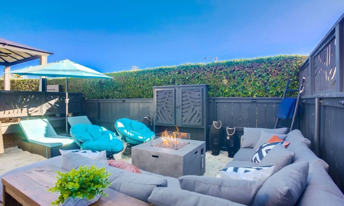 Leucadia House | Barefoot 101 * One Block to Beach * 2 Bed 1 Bath
