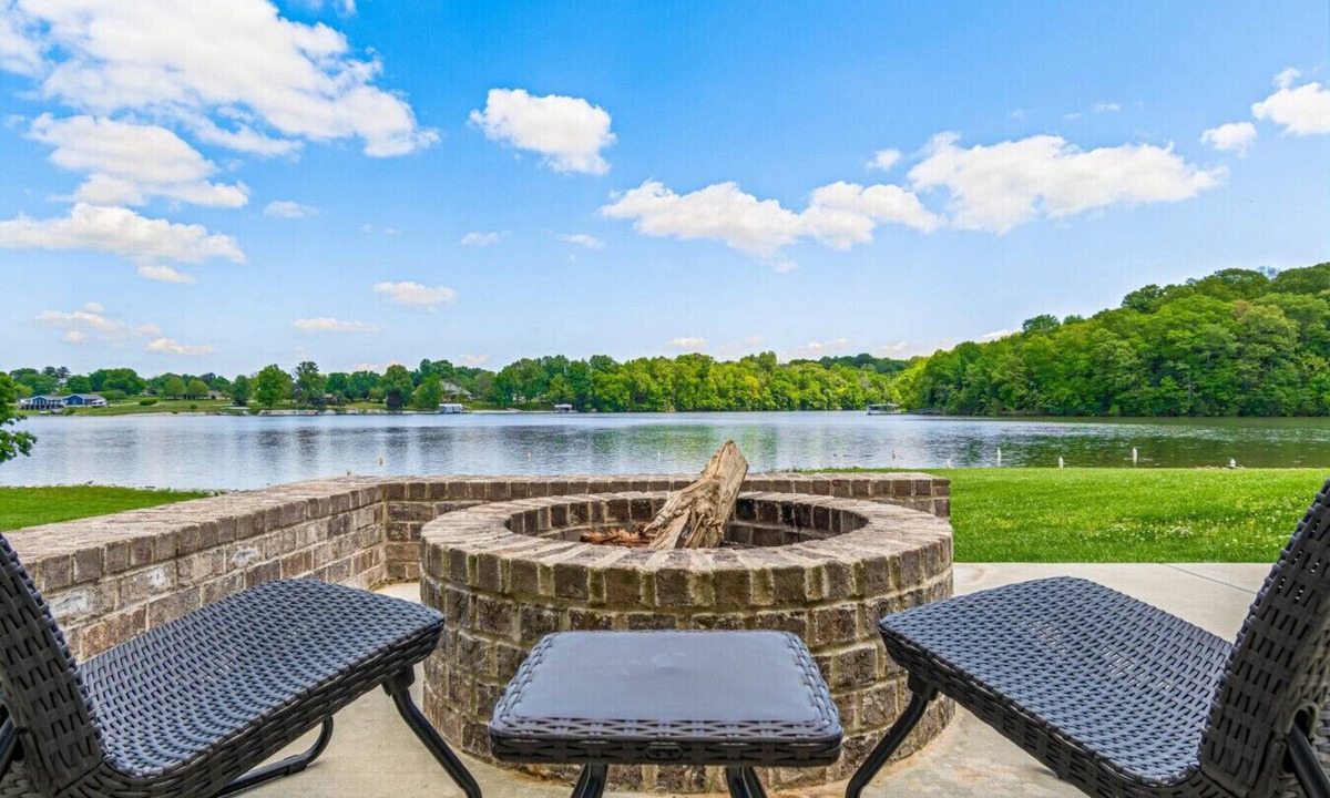 Winchester House | Barefoot Bliss w/Stunning Waterfront Lot & Pool