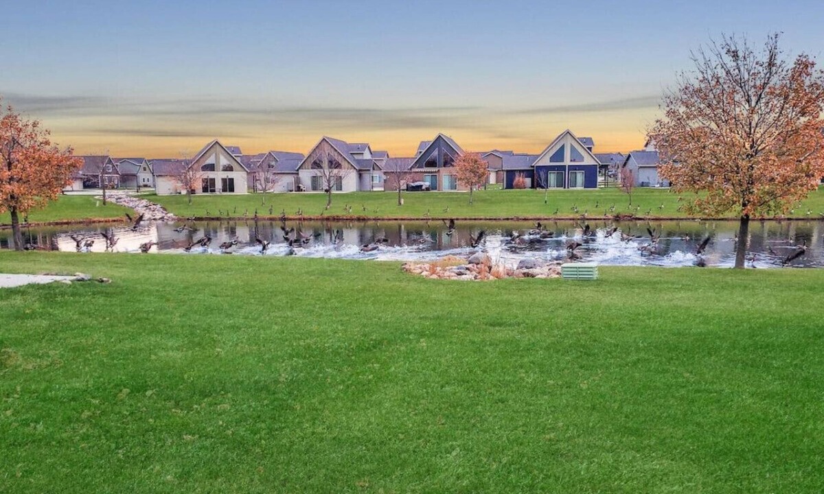 Spirit Lake House | Barefoot Bungalow Cabin at Bridges Bay Resort