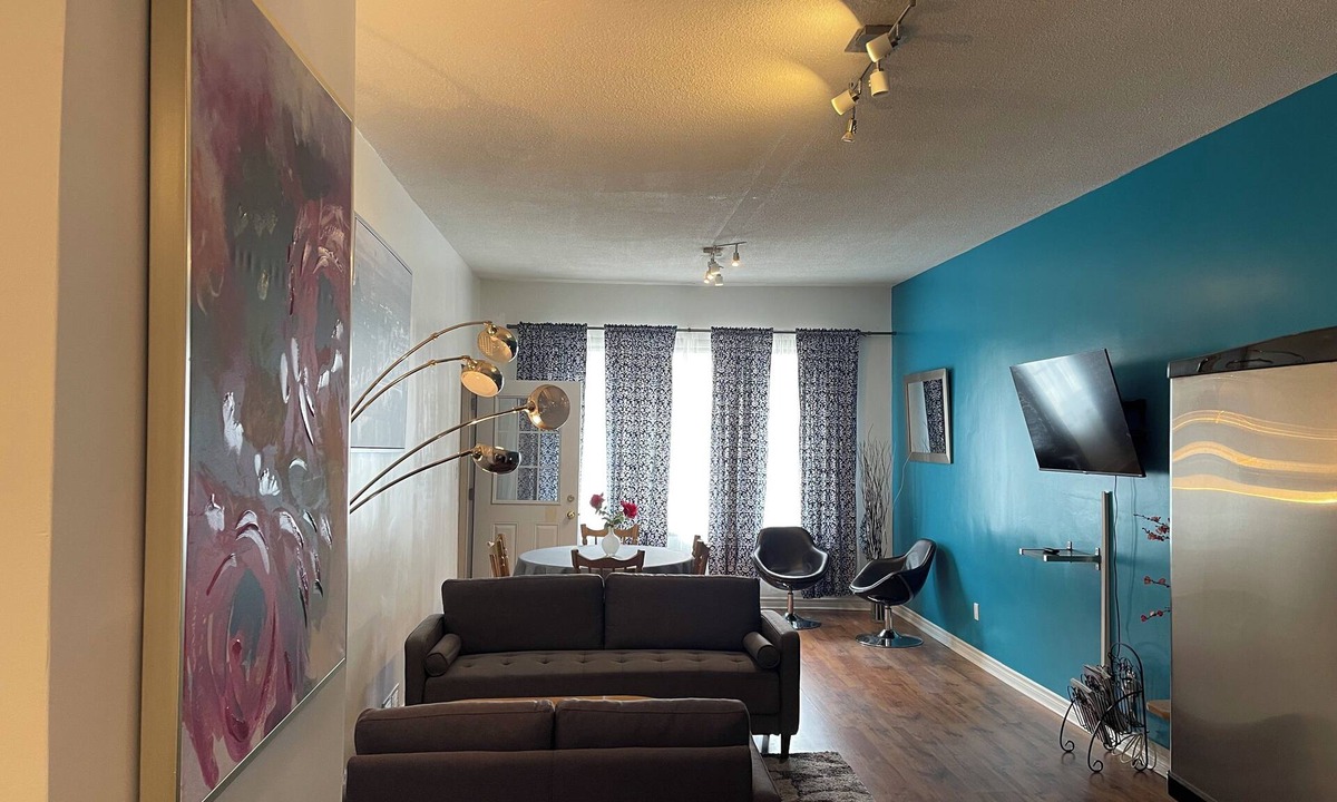 Downtown Ottawa Hostel | Barefoot Inn