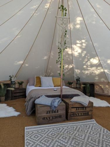 Hever Other | Barefoot Retreats