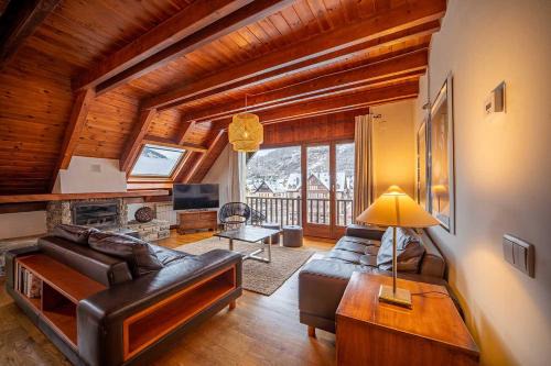 Vielha Apartment | Bargadera by Totiaran