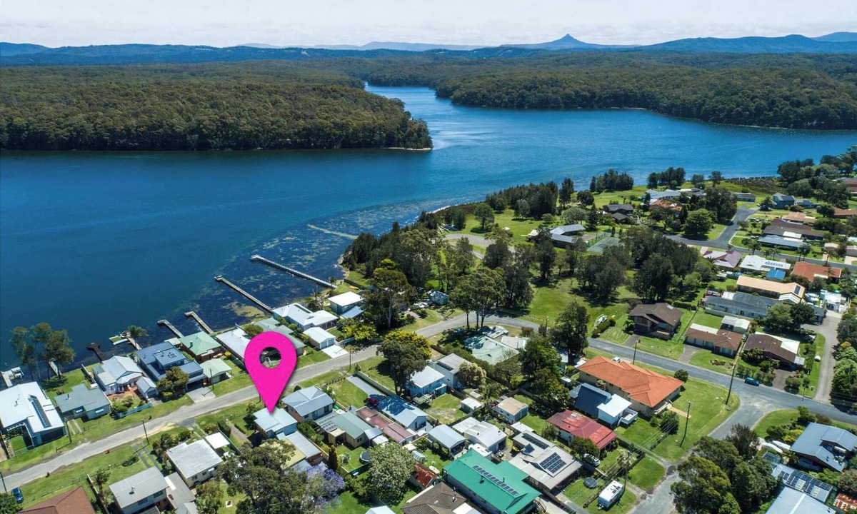 Burrill Lake House | Barker Retreat Summar