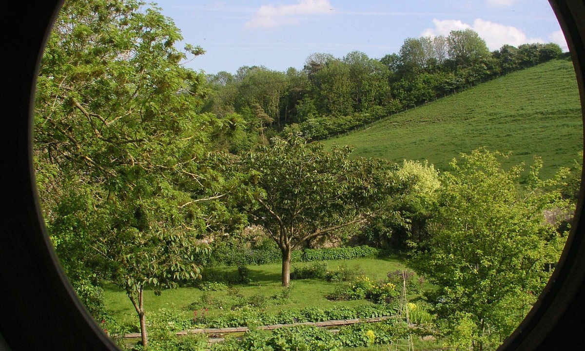 Littlebredy House | Barn conversion, quiet location and heated swimming pool (from mid May)