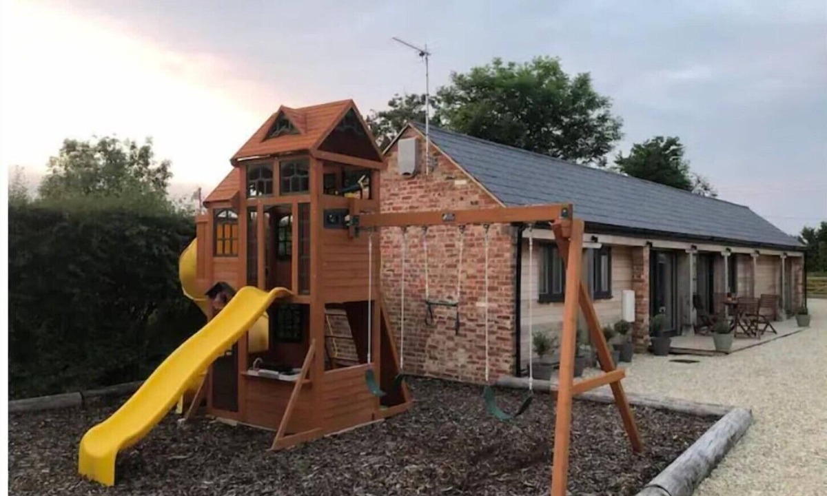 Swindon House | Barn Conversion with EV Charger