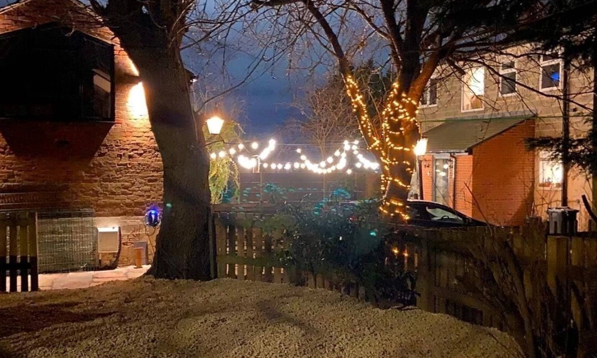 Leeds House | Barn Conversion with home cinema & pool table