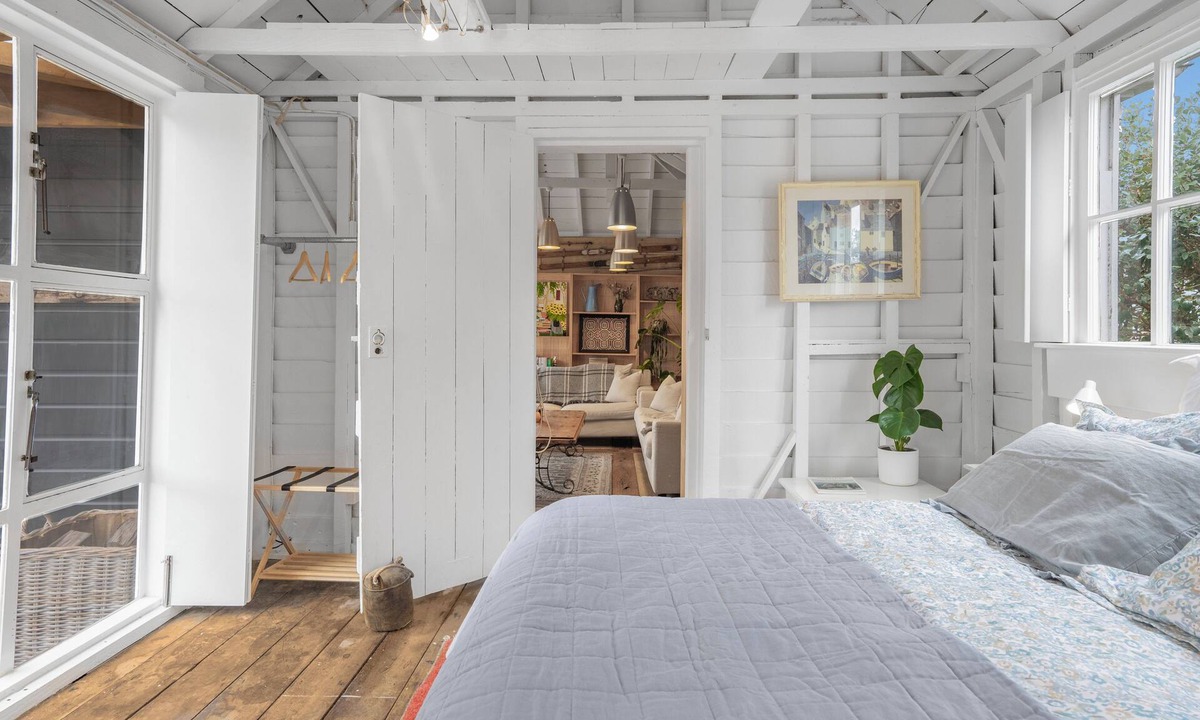 Featherston House | Barn Escape by Mountains & Wine