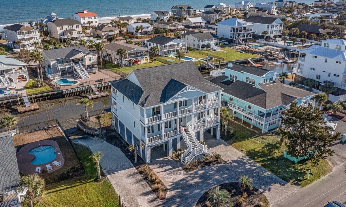 Inlet Harbour House | Barnacle Bill's: Inlet-Front w/Private Pool
