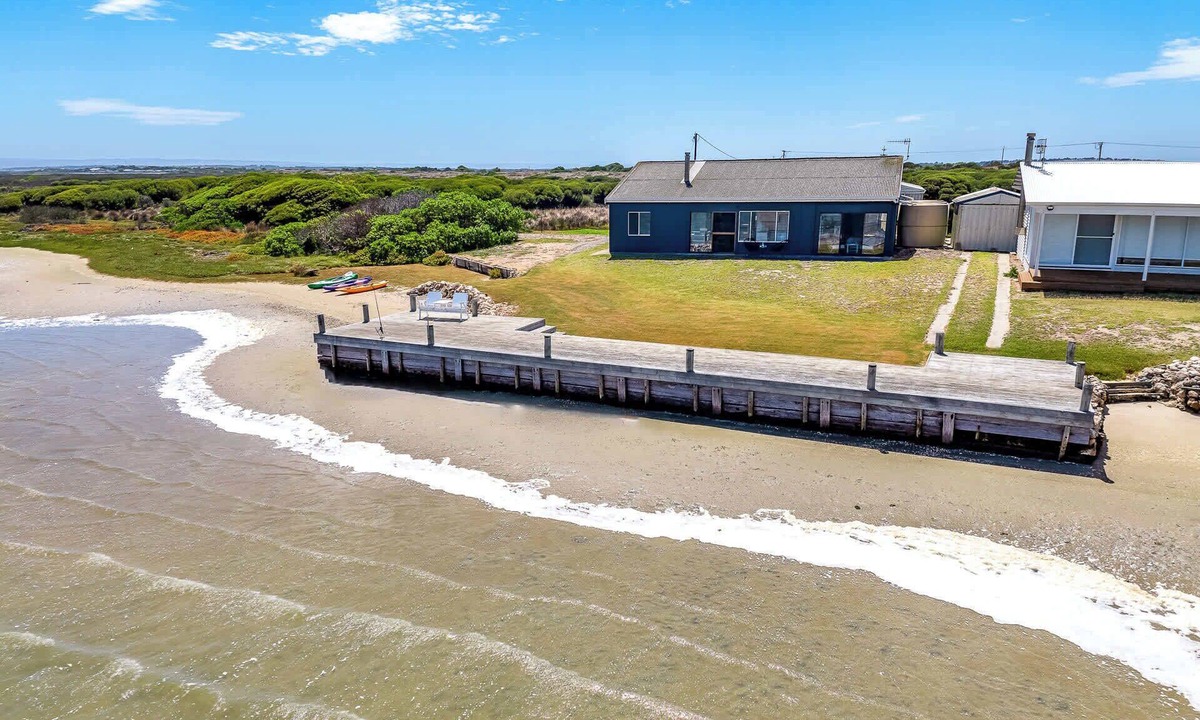 Nangkita House | Barnacles Shack - Mills Road