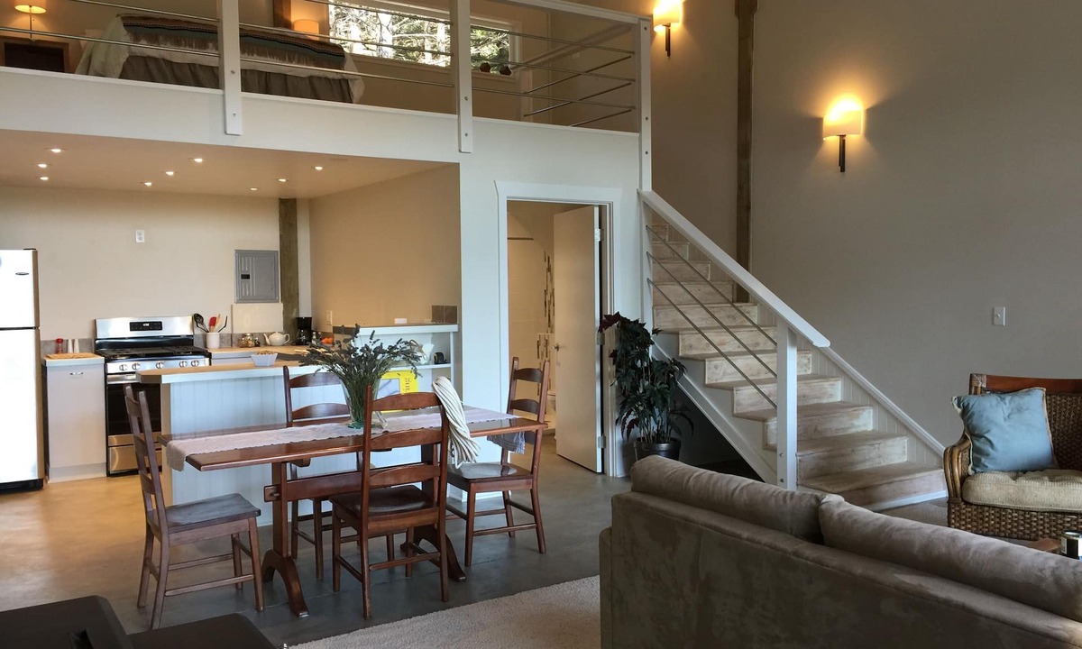 Brookings House | BarneyB's at Samuel Boardman Scenic Corridor