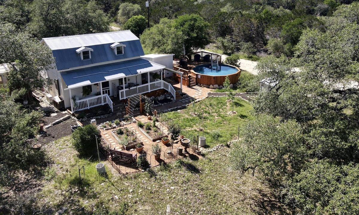 Spring Branch House | Barnhouse Oasis w Pool, Spa and Garden