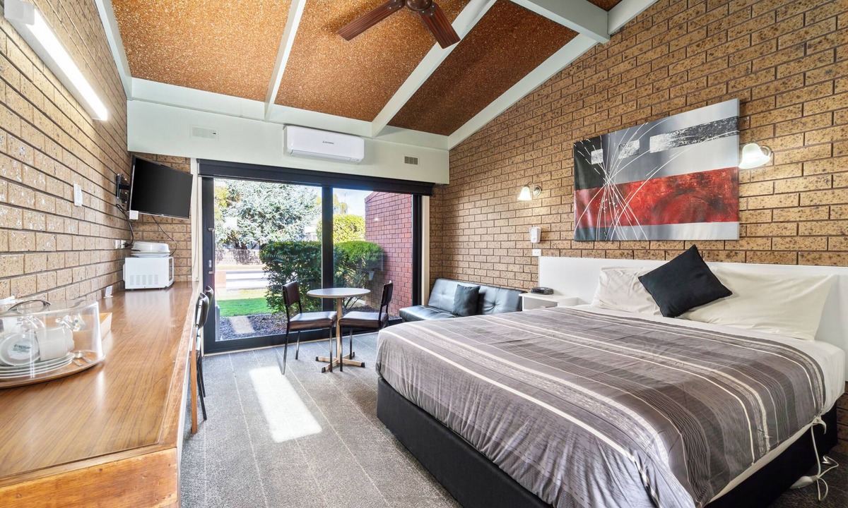 Colac Hotel | Baronga Motor Inn