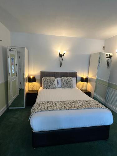 Wolverhampton Hotel | Barons Court Hotel