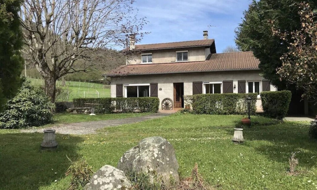 Esbareich Villa | Barousse Valley in Esbareich 65370 Hautes-Pyrénées. Minimum 7 nights