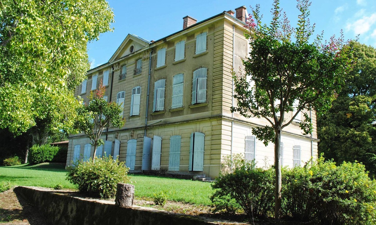 Hauterives House | Barral Castle