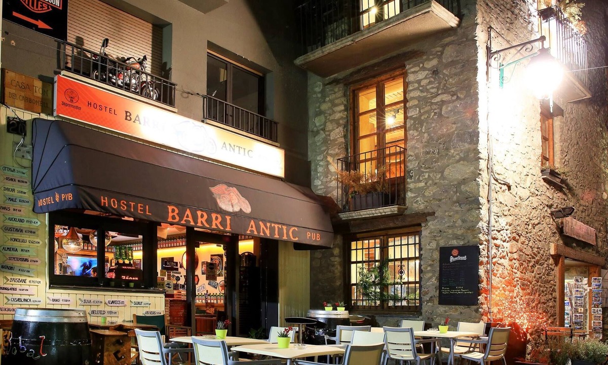 Andorra la Vella Hostel | Barri Antic Hostel & Pub