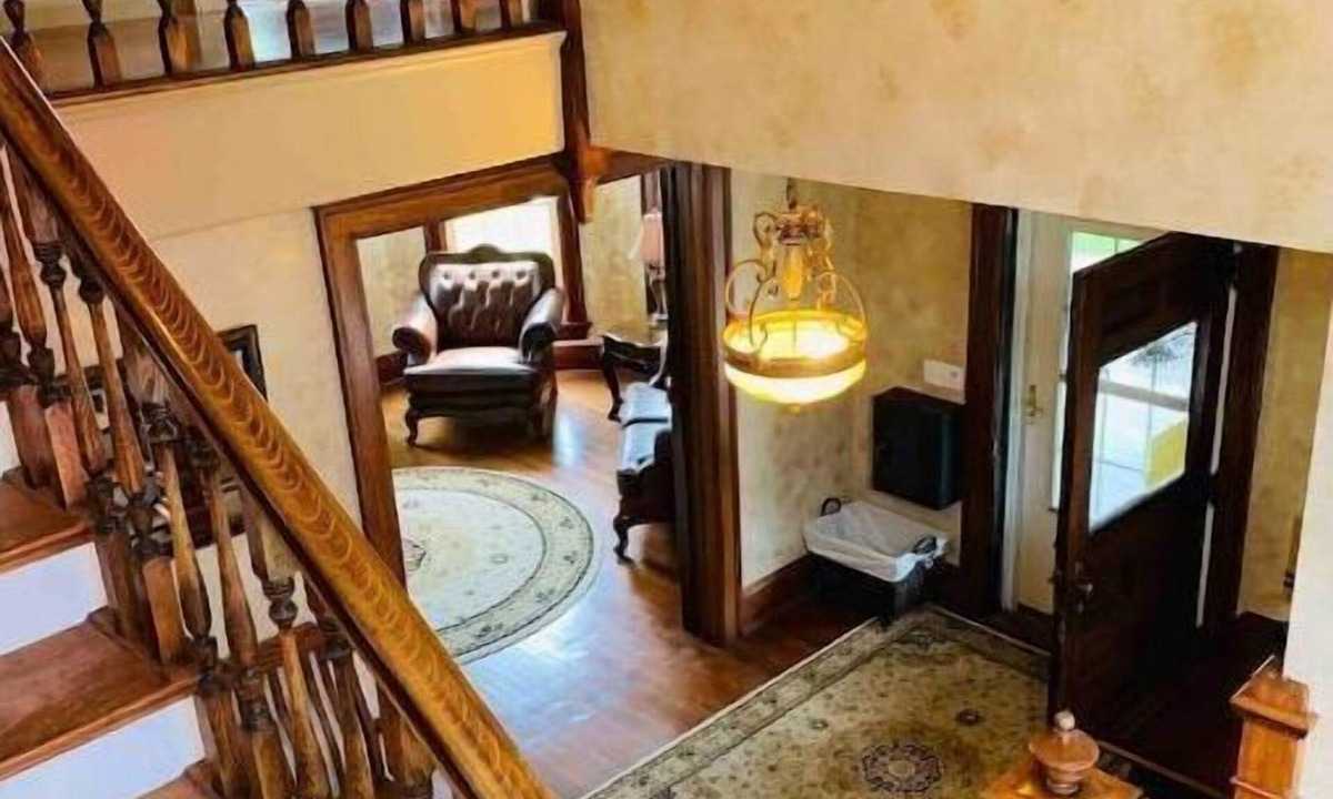 Olean House | Barry Street Historical Home - Partial