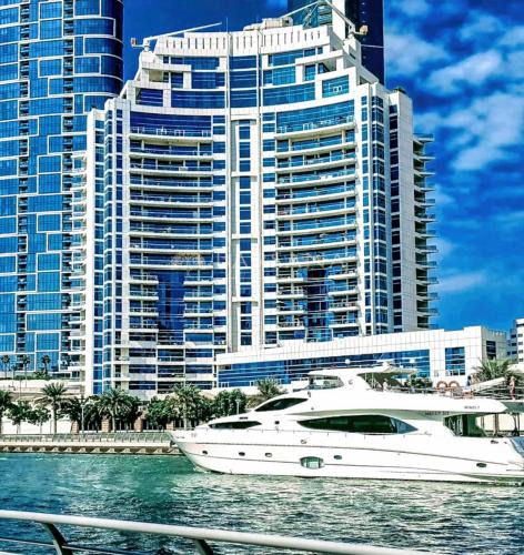 Dubai Marina Apartment | Barsana - Jumeirah Beach Villa - 2BDR - Marina Views
