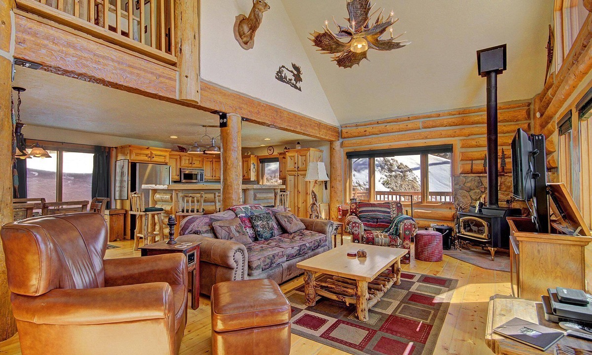 Huron Heights Cabin | Barton 4 Bedroom Home by RedAwning