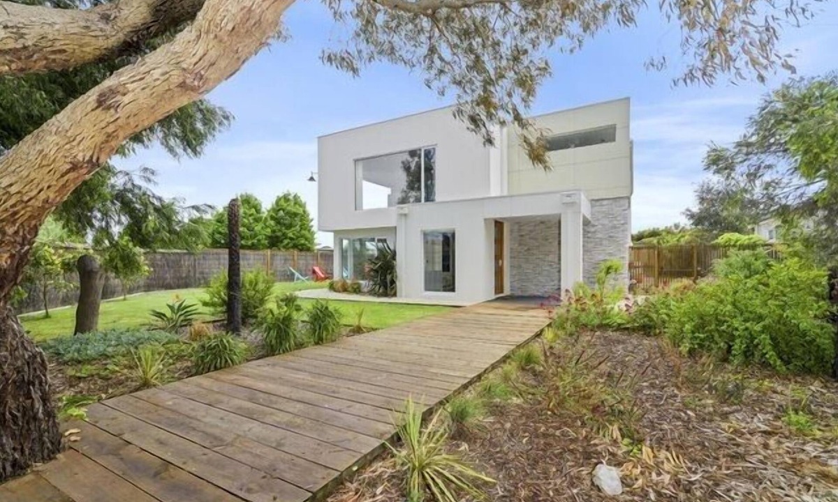 Barwon Heads House | Barwon Links - spacious living