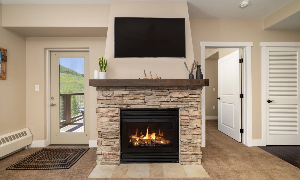 Silvercreek Condo | Base Camp 313 1 Bedroom Condo by RedAwning