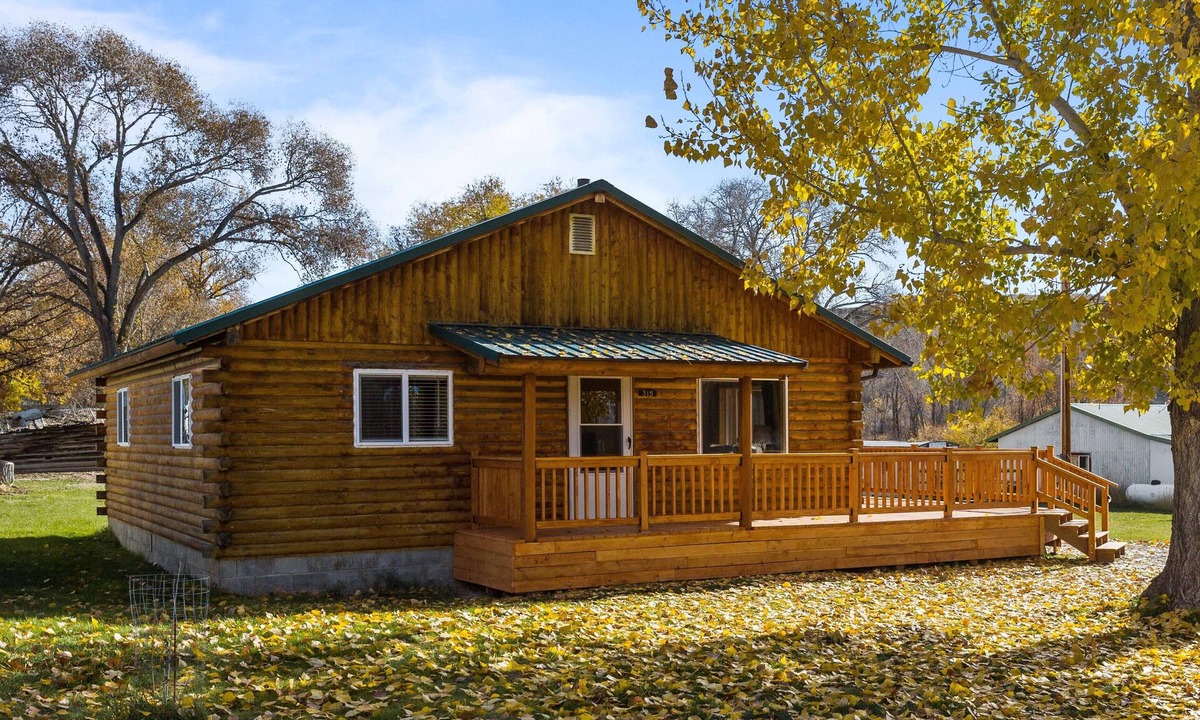 Hyattville Cabin | Base Camp Cabin on Main