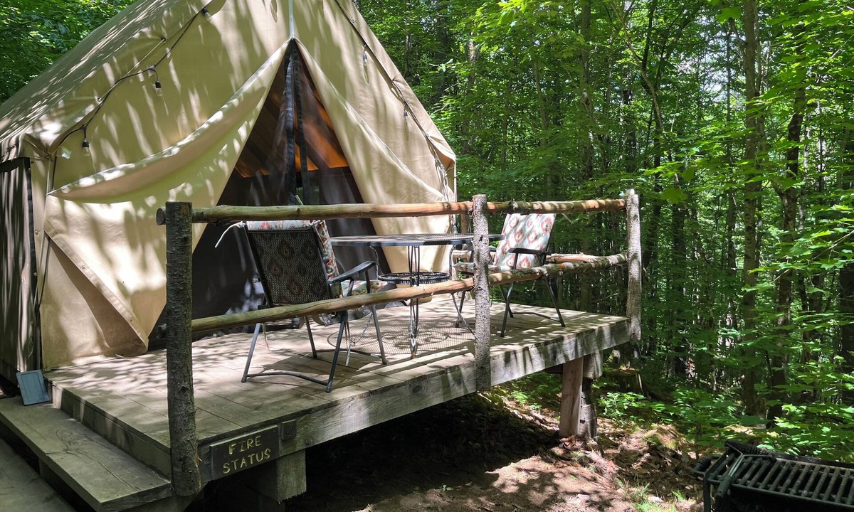 St. Johnsbury RV Rental | Base Camp Glamping @ Hidden Ridge