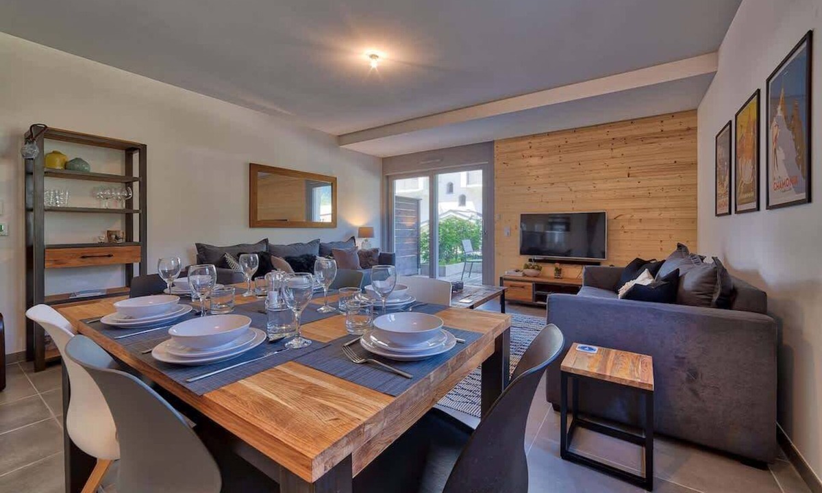 Chamonix City Centre Apartment | Base Camp: Residence Ferme de Montenvers