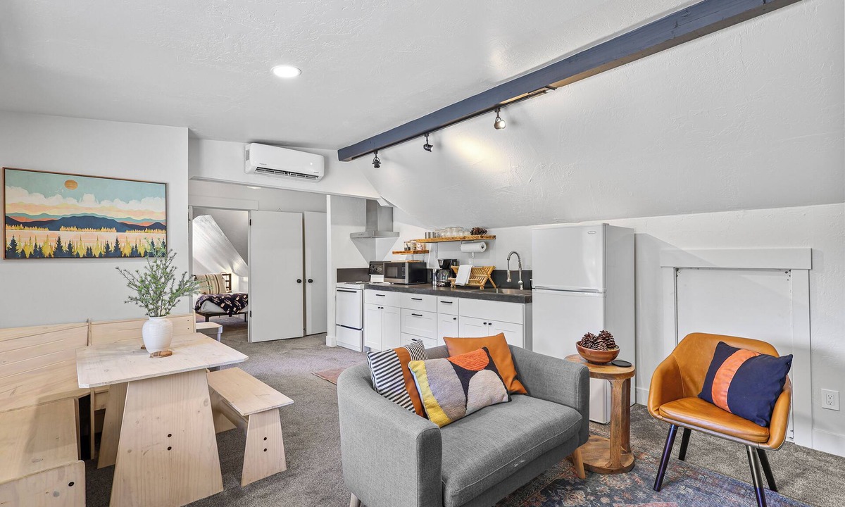 Mount Shasta Cabin | Basecamp Lodge - Cabin 5