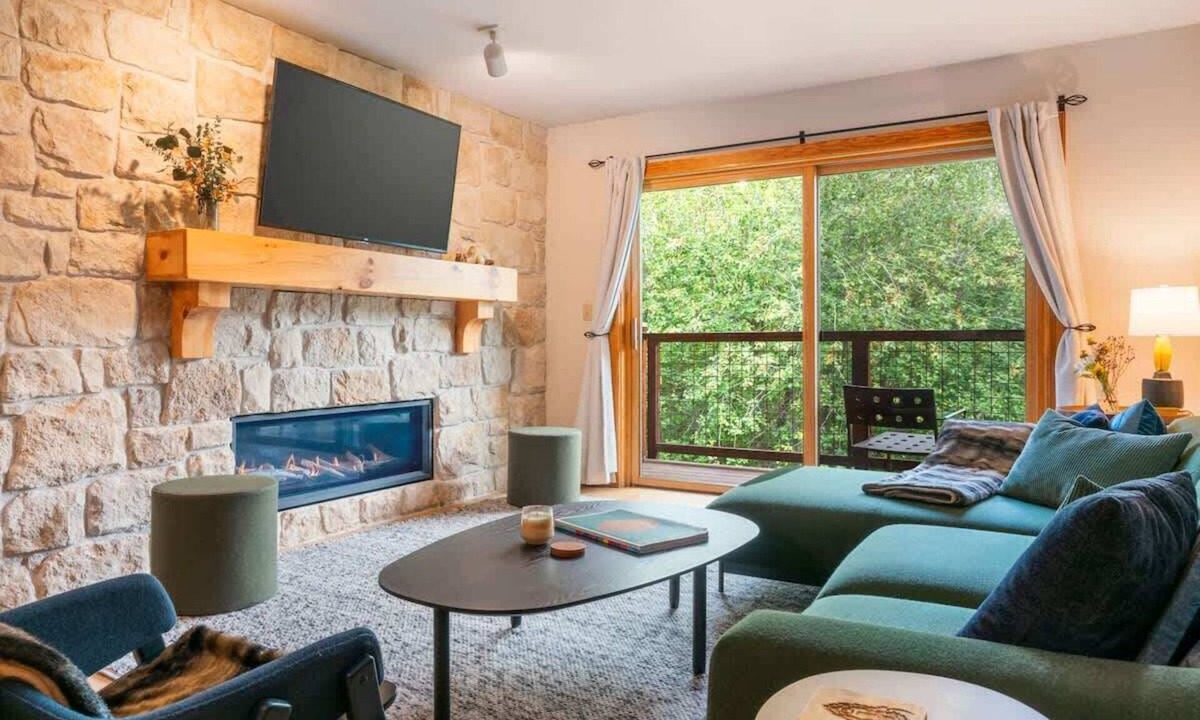 Driggs Condo | Basecamp Stays: Tranquil Retreat, Hot Tub, Shuttle
