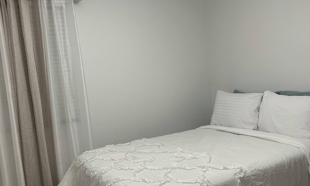Oshawa House | Basement apartment at 240, Oshawa area