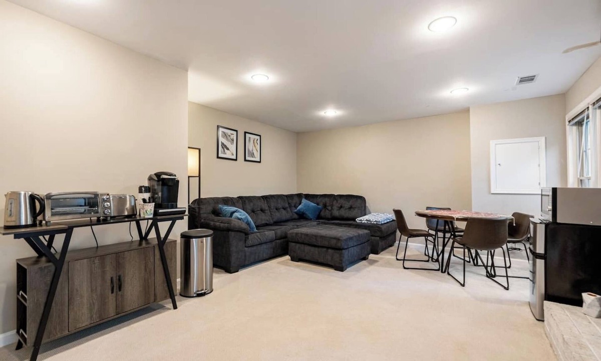 Oakton Apartment | Basement Apartment with Private Entrance in Oakton