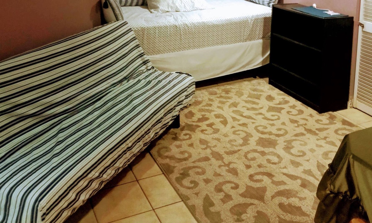 Oaks House | Basement Studio Apartment