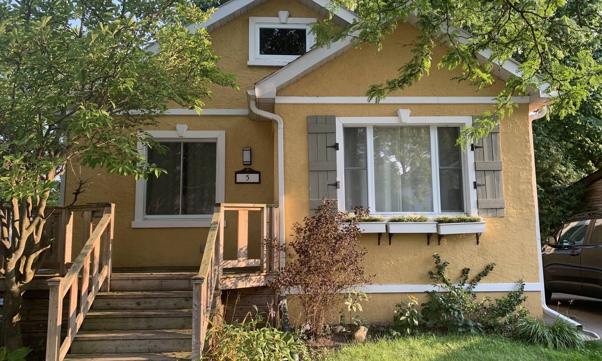 East Galt Apartment | (Basement) Stylish and Cozy basement 1 bedroom unit