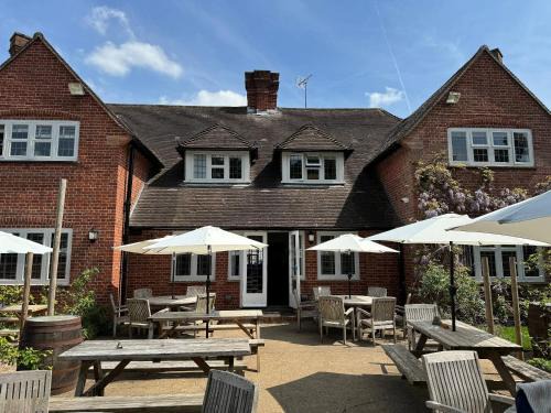 Lower Shiplake Hotel | Baskerville Arms