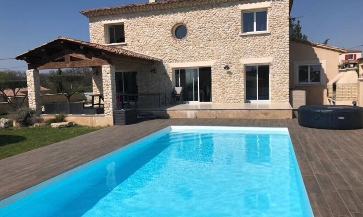 Allegre Les Fumades Villa | Bastide du soleil with swimming pool