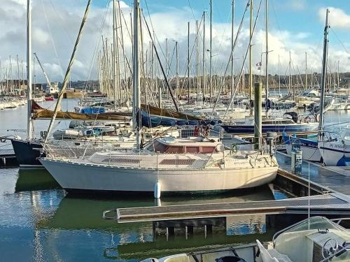 Le Ru Boat Rental | Bateau au port de Perros-Guirec