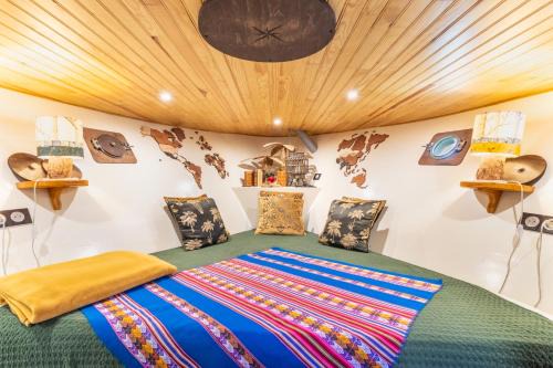 Anatole France Boat Rental | Bateau Le Nubian