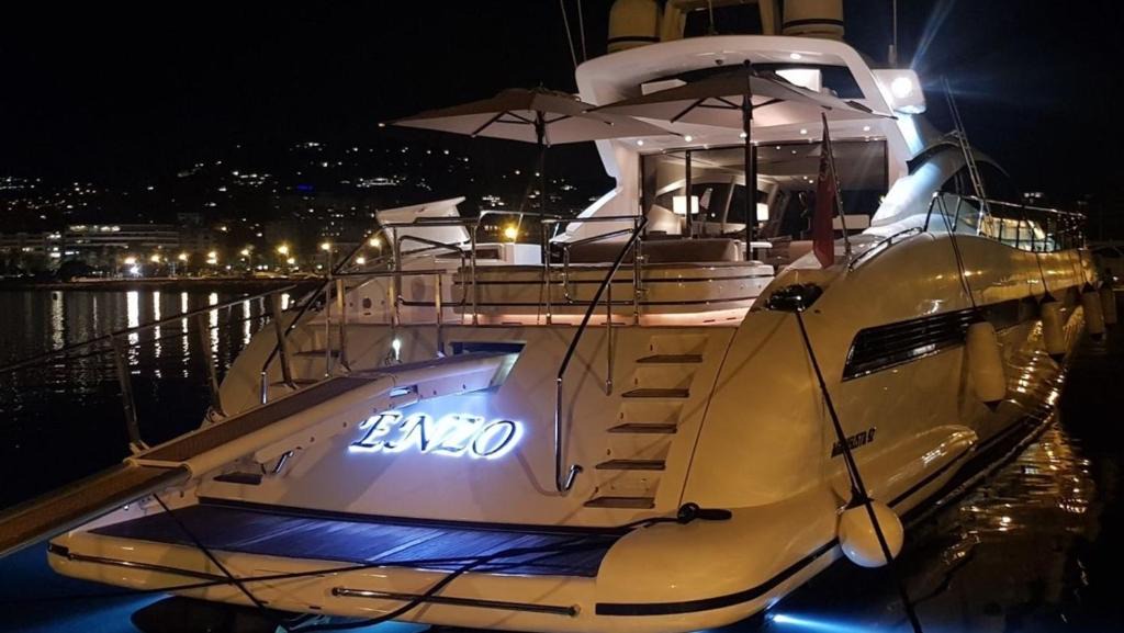Pointe Croisette Boat Rental | Bateau Mangusta 92