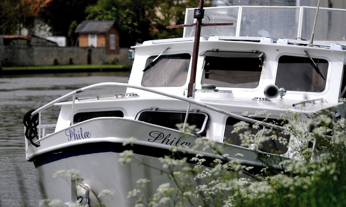 Nemours Boat Rental | Bateau Tout Confort Datant DE 1980 - Proche Fontainebleau
