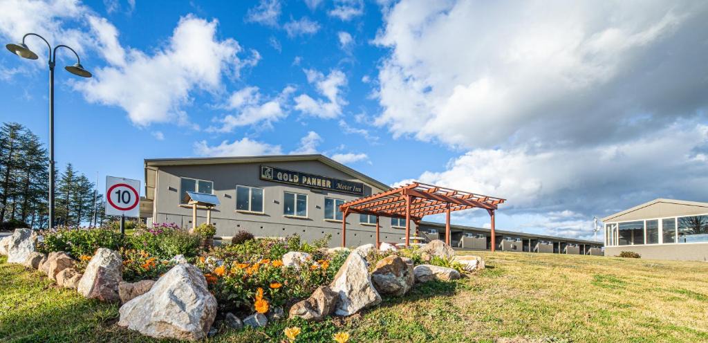 Kelso Hotel | Bathurst Gold Panner