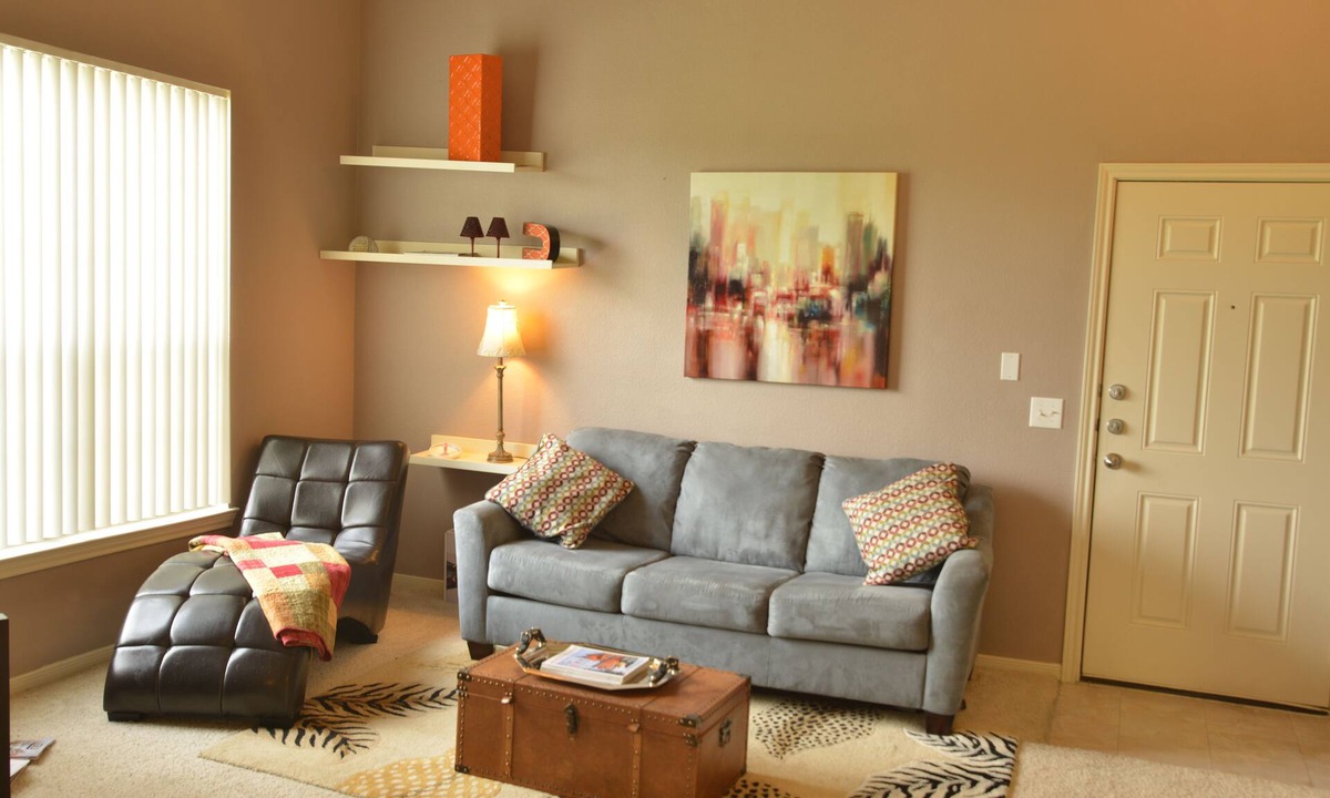 Mid City South Condo | Baton Rouge Condo With Resort Atmosphere With Custom Decor, Sleeps 2